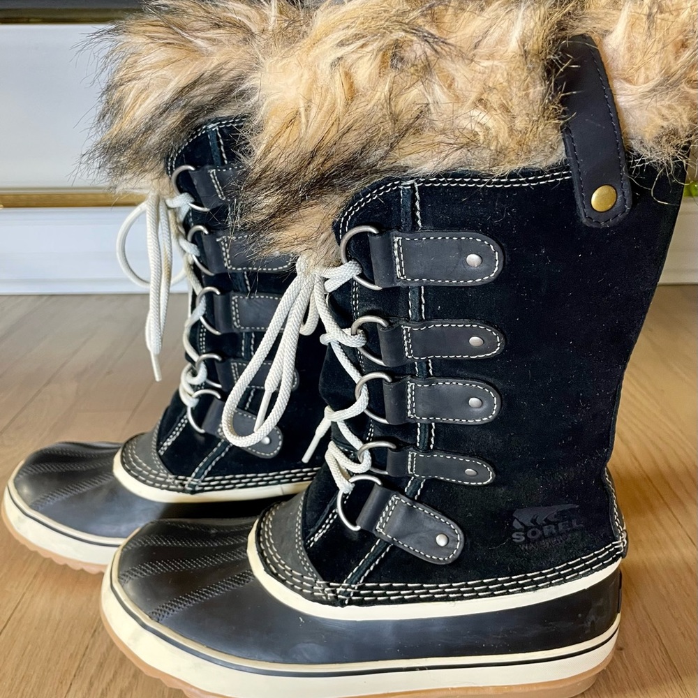 Sorel Womens Joan of Arctic Waterproof Boot & Extra Set of Boot Liners Size 10